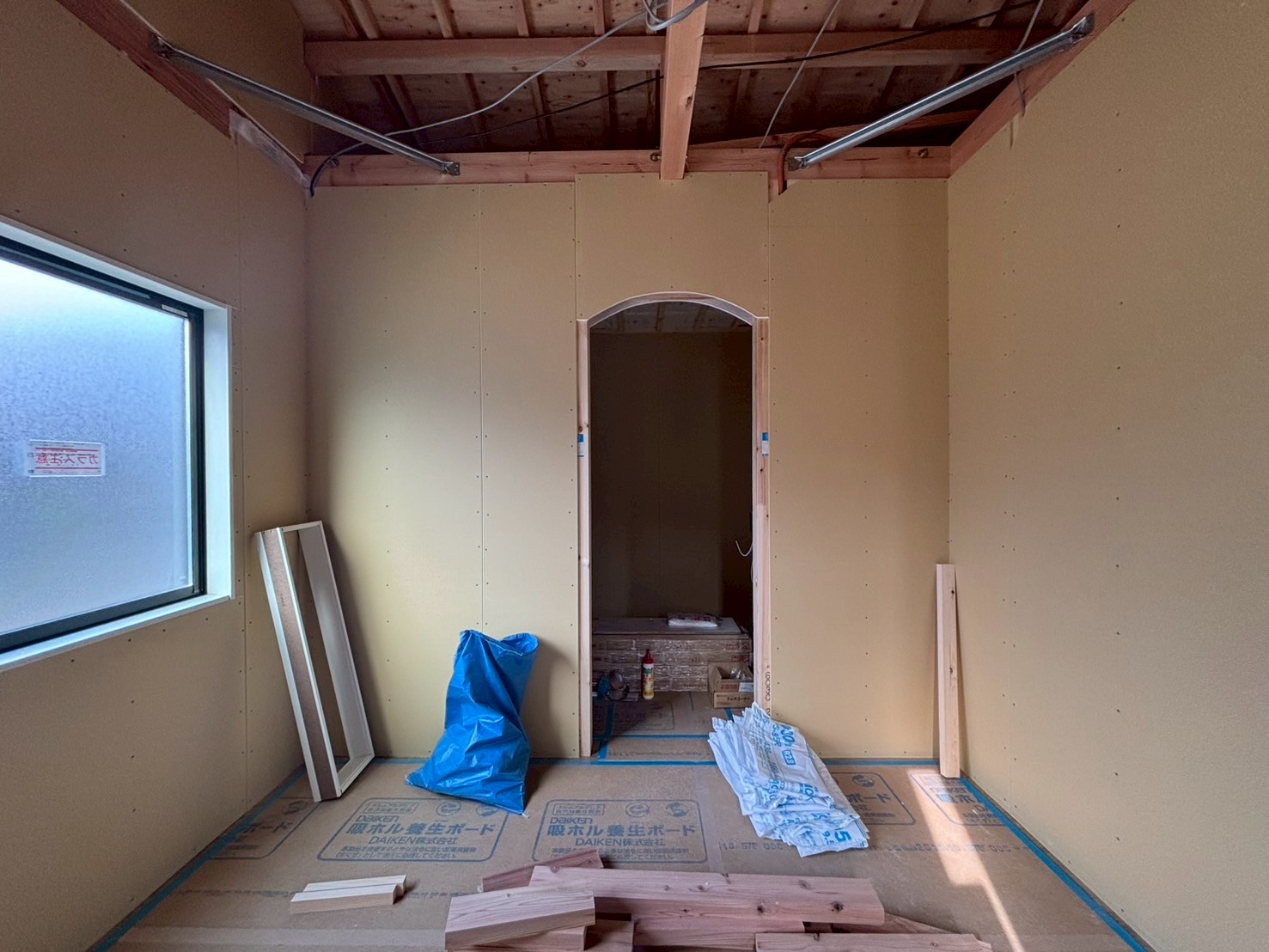 写真：【施工中】伴中央の家１