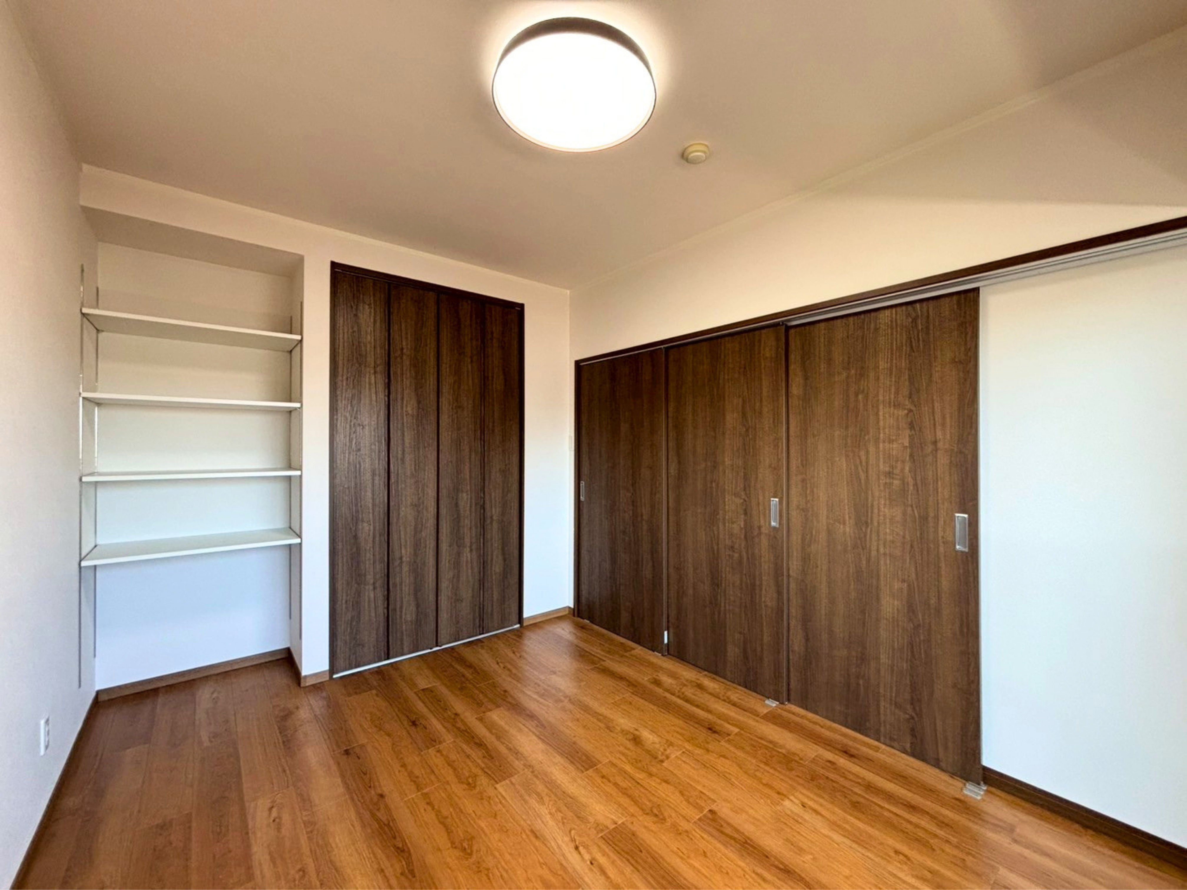 写真：楽々園のマンション